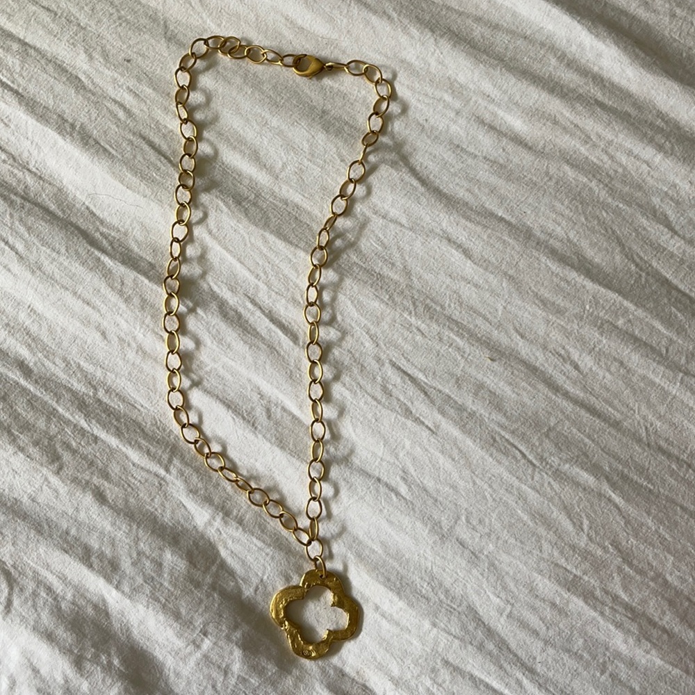 NWOT Boutique Gold Necklace